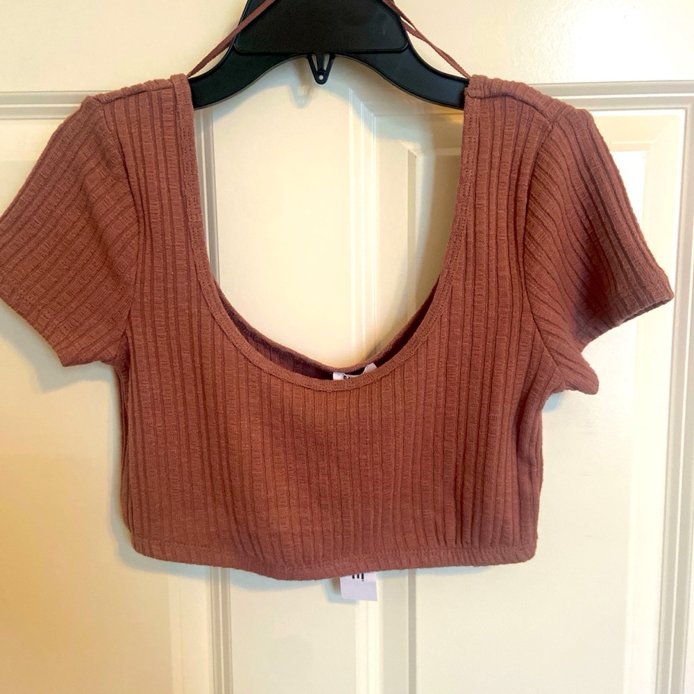 Garage cropped tee